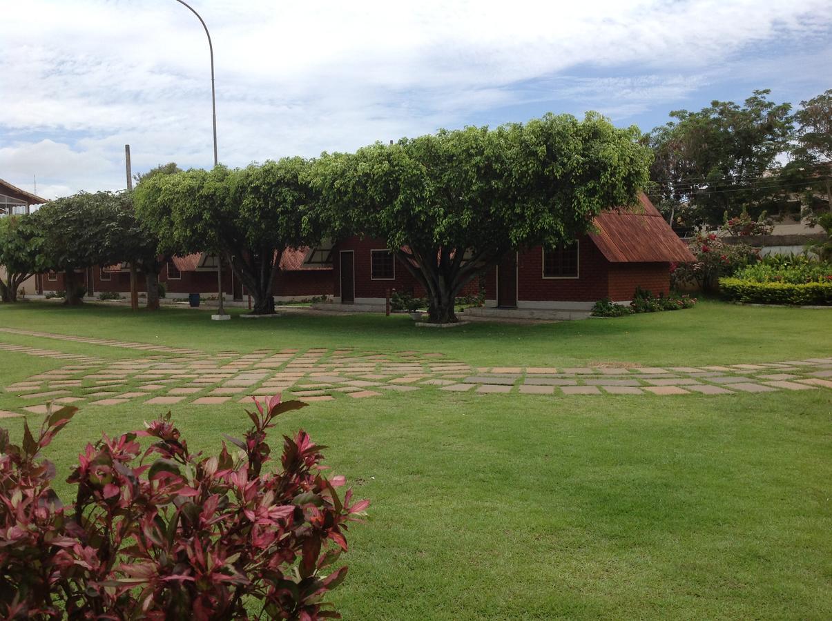 Hr Chales Pousada Itapemirim Esterno foto