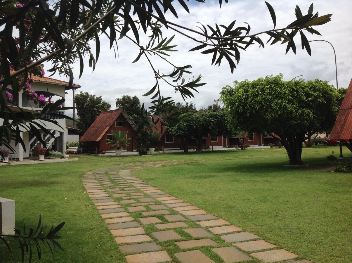 Hr Chales Pousada Itapemirim Esterno foto